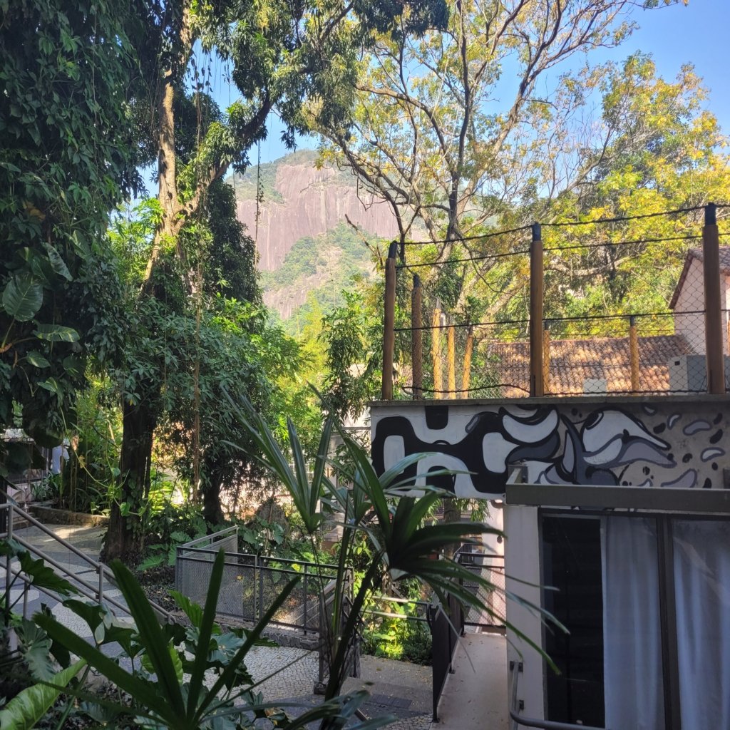 Vista de um dos quartos do hotel JO&JOE Rio de Janeiro