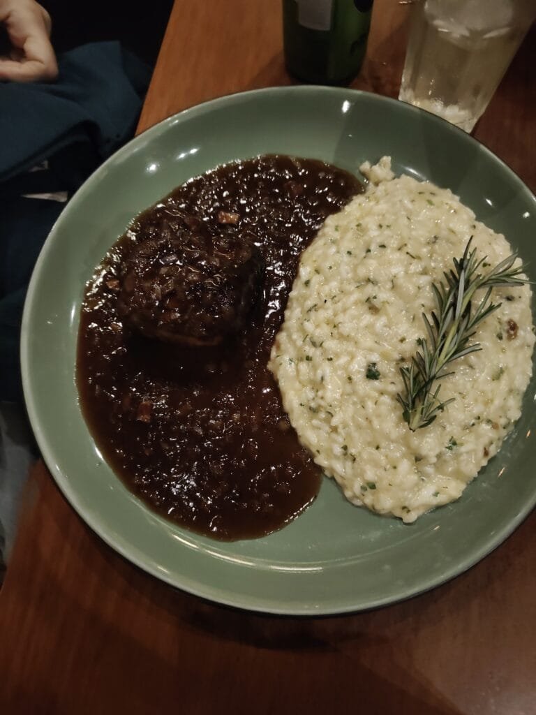 Maguje no Rio de Janeiro: Vale a Pena? Preços, Vista para o Cristo e Como Pagar Metade com Duo Gourmet 7 Risotto cremoso com carne no Maguje Rio de Janeiro