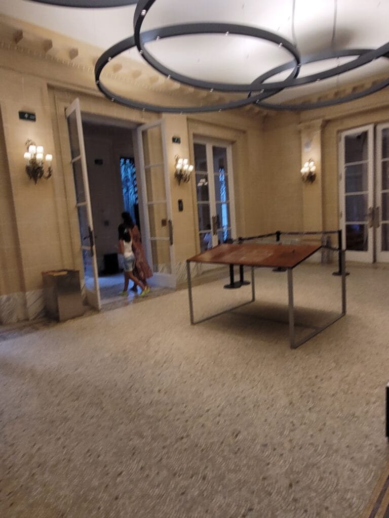 Casa Firjan em Botafogo: Guia Completo + Nossa Experiência no Refúgio Cultural Mais Charmoso do Rio 8 Interior do palacete histórico da Casa Firjan em Botafogo