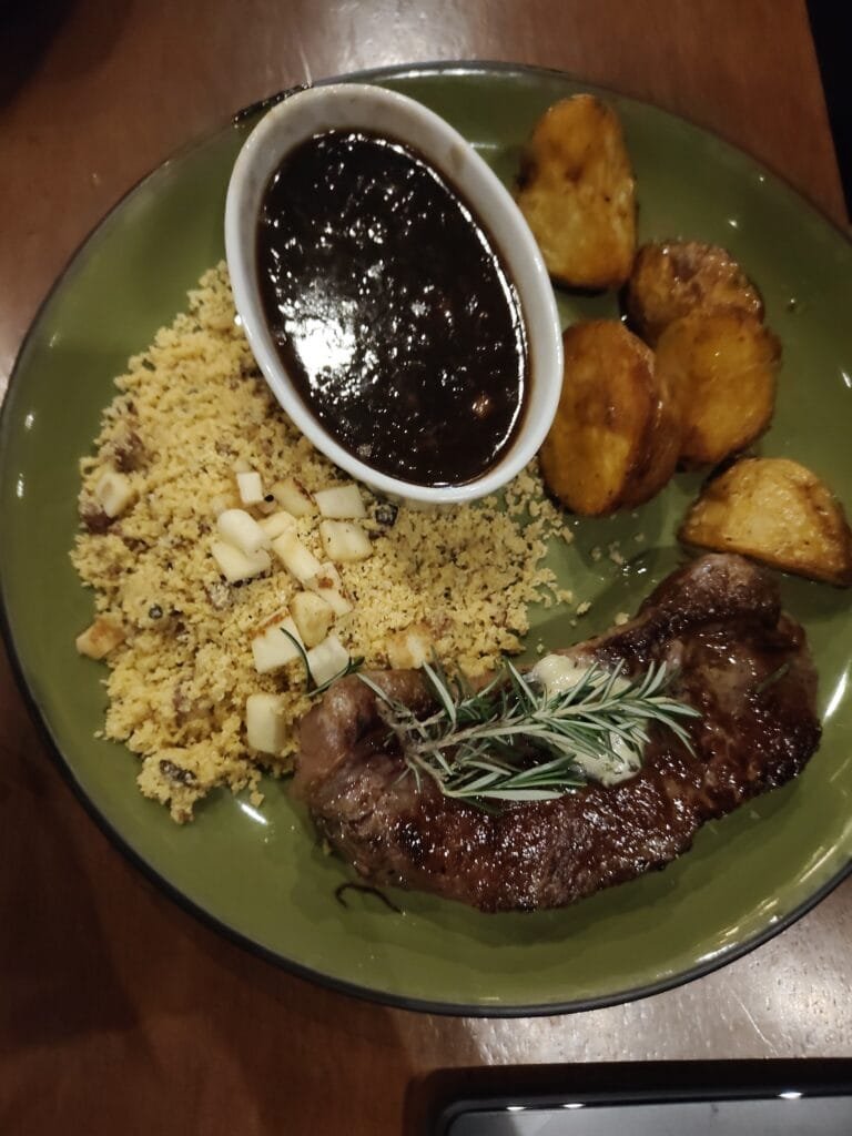 Maguje no Rio de Janeiro: Vale a Pena? Preços, Vista para o Cristo e Como Pagar Metade com Duo Gourmet 6 Costela bovina do Maguje com farofa e molho