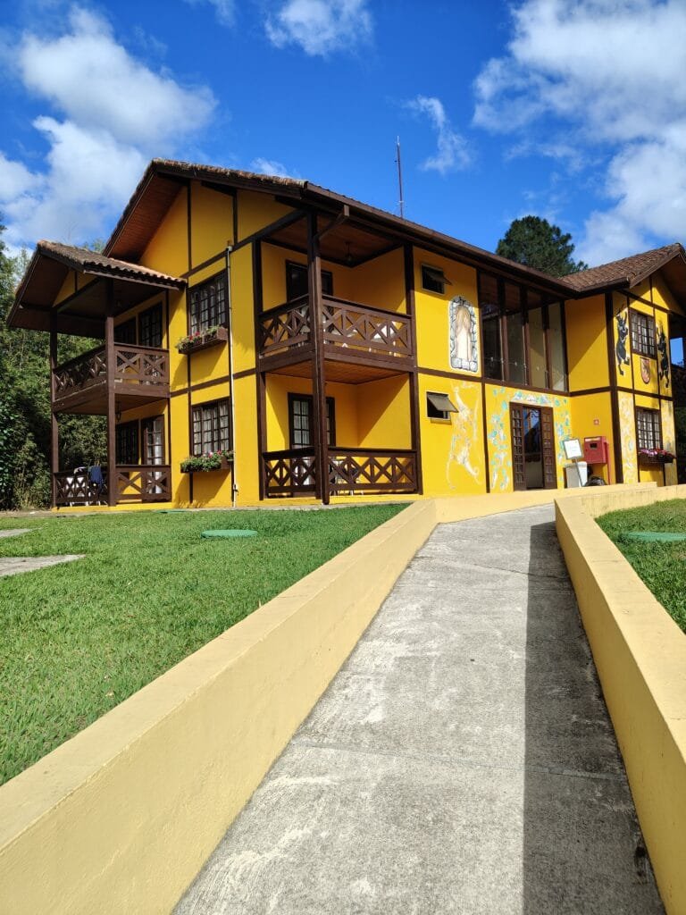 chalés do Village Le Canton em Teresópolis