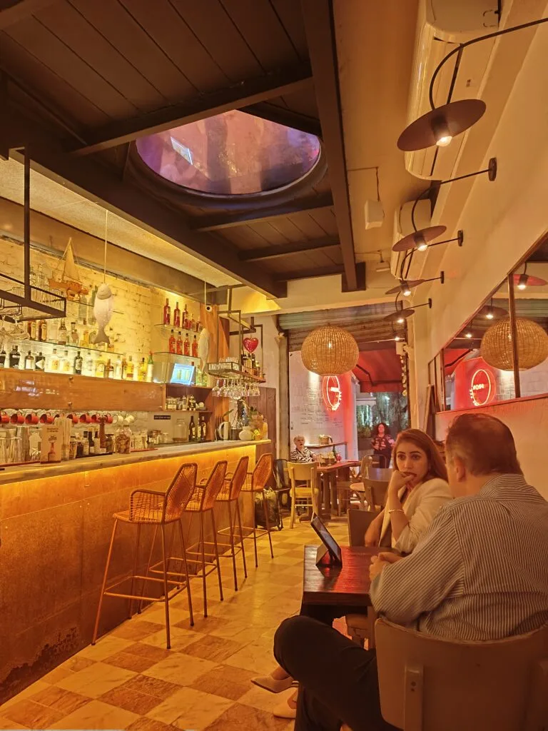 ambience of Proa Cozinha Bar restaurant in Baixo Gávea Rio de Janeiro