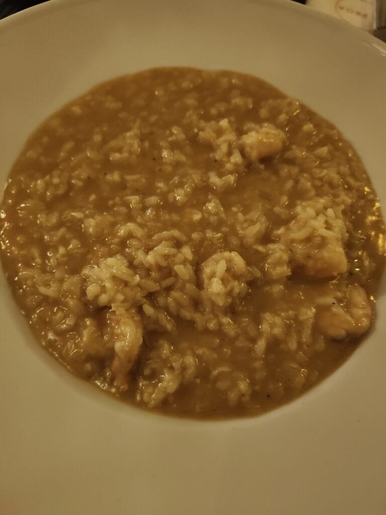 risoto de camarão servido no Proa Cozinha Bar no Rio de Janeiro