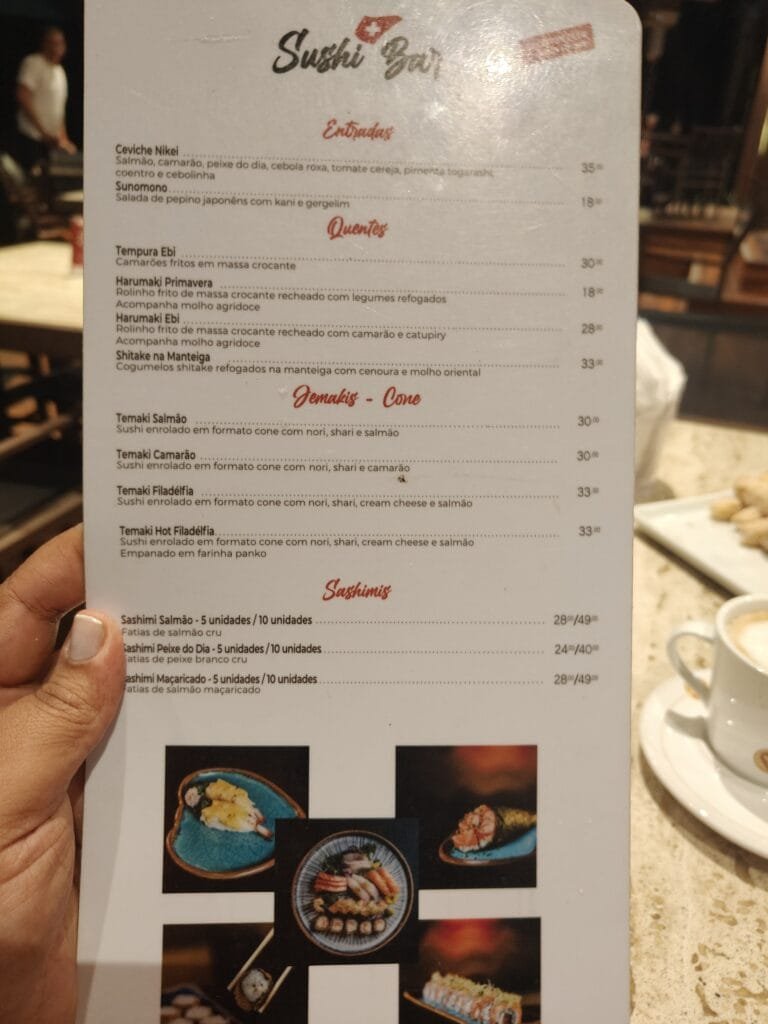 cardápio do sushi bar no Village Le Canton