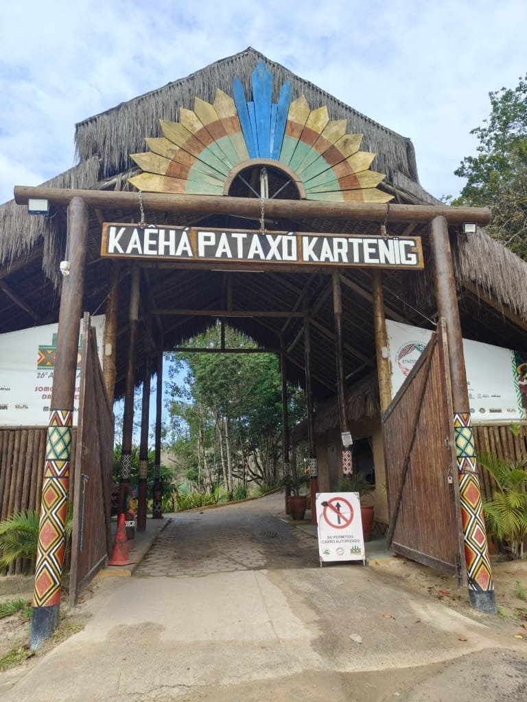 indígenas Pataxó em cerimônia na Reserva da Jaqueira em Porto Seguro