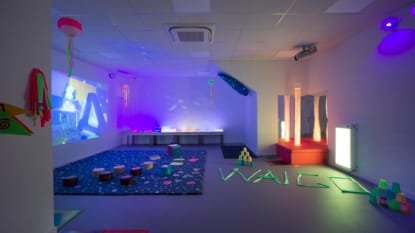 Sala multissensorial RIOgaleão com ambiente acolhedor para passageiros com autismo