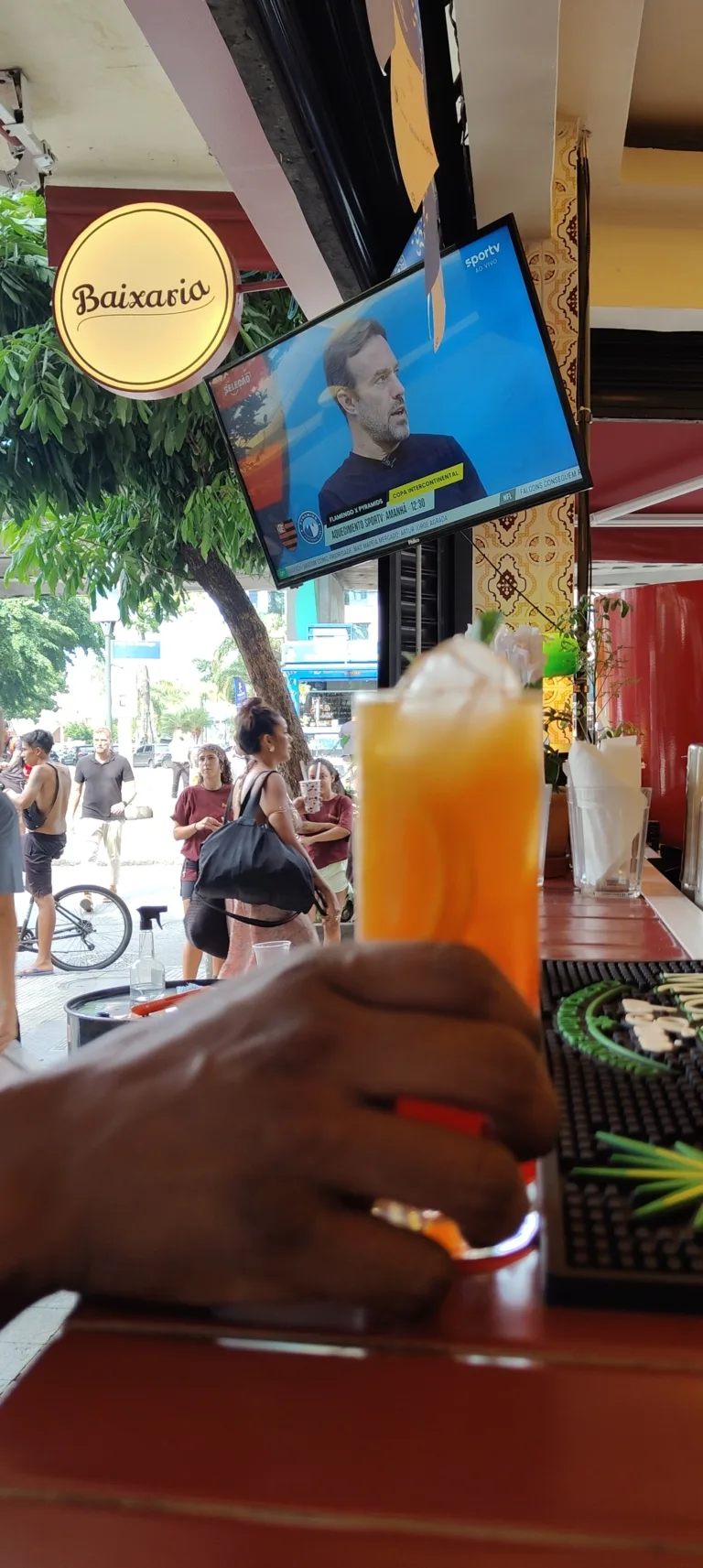 🏖️ Baixaria Botafogo: o bar carioca que conquistou nosso cora&ccedil;&atilde;o com os melhores drinks do Rio