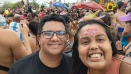 Casal curtindo os blocos de Carnaval do Rio de janeiro 2026