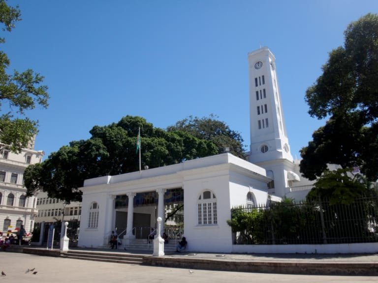 Edifício Touring Rio de Janeiro, prédio histórico art déco na Praça Mauá