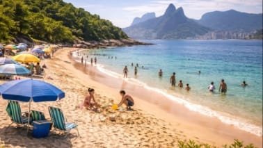 Praias para família no Rio de Janeiro com mar calmo e estrutura para crianças