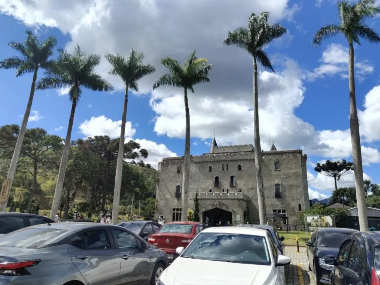 Região Serrana RJ: cidades, roteiros, onde ficar e quando ir 6 Castelo de Itaipava em Petrópolis na Região Serrana RJ