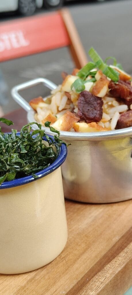 petisco maria isabel da tati bar da tati copacabana comida di buteco 2026 arroz com carne seca queijo coalho e legumes