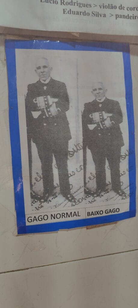 Significado do nome Baixo Gago com quadro explicativo no bar em Laranjeiras