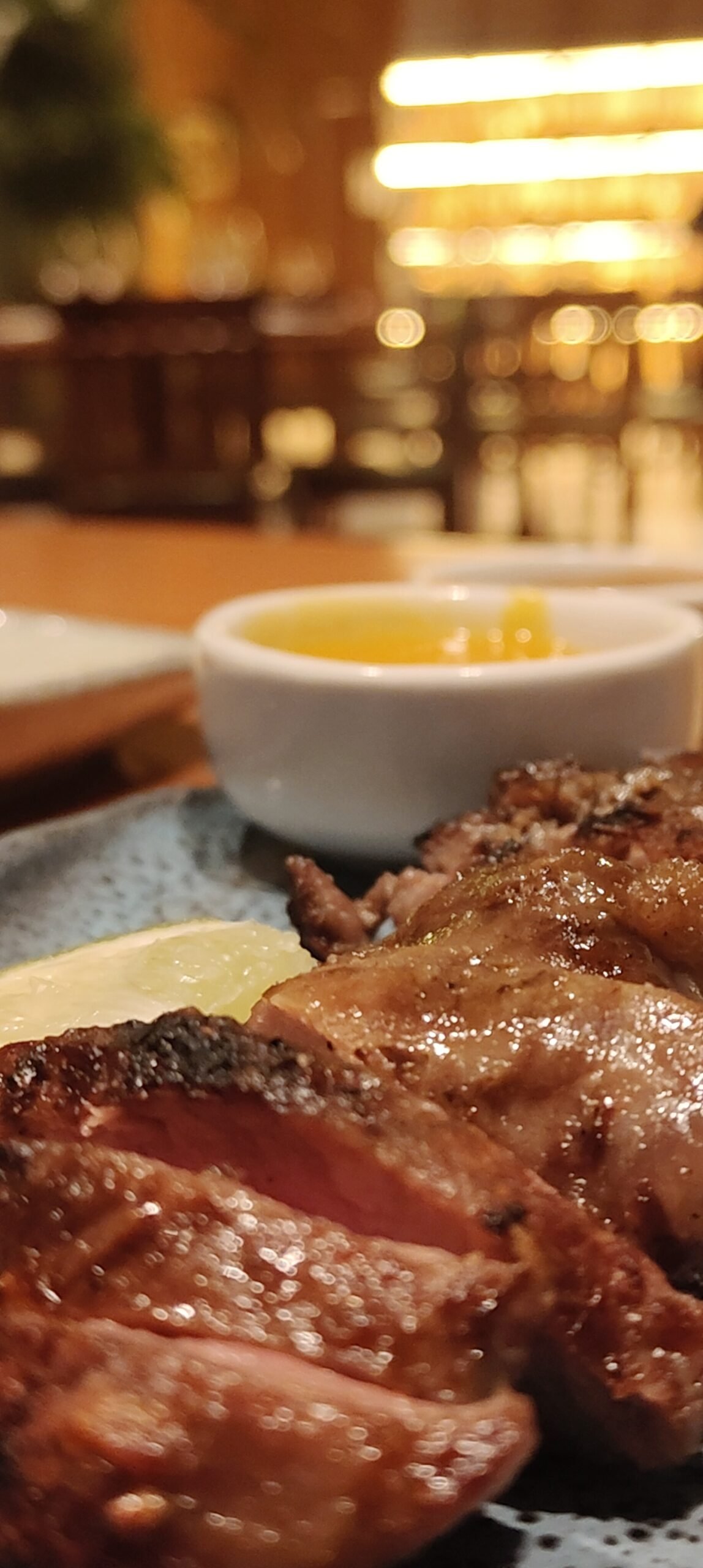 Restaurante São Miguel em Botafogo vale a pena? Nossa experiência e quanto gastamos 12 Bochecha de porco braseada servida no Restaurante São Miguel, em Botafogo.