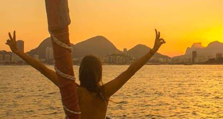 Rio Sunset Sailing Tour: Route, Drinks & Tips 1 Passeio de vela ao pôr do sol no Rio